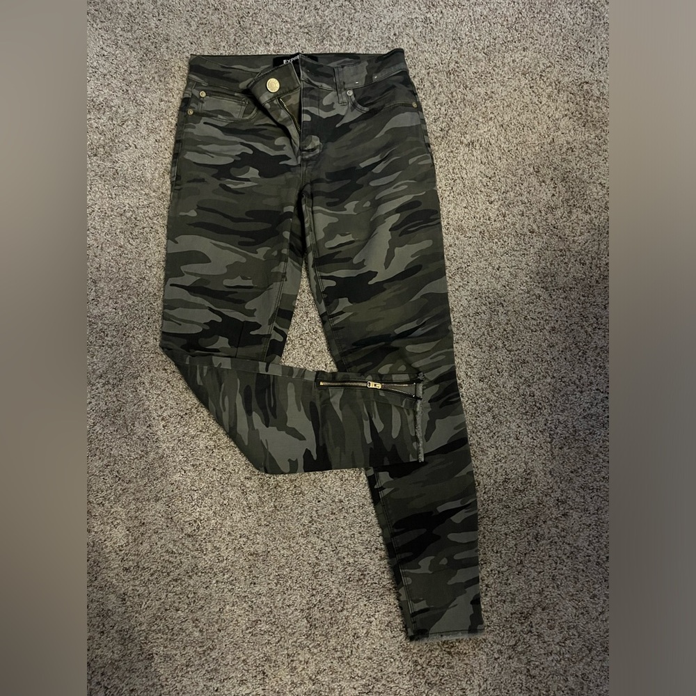 Express Camo pants, NWOT